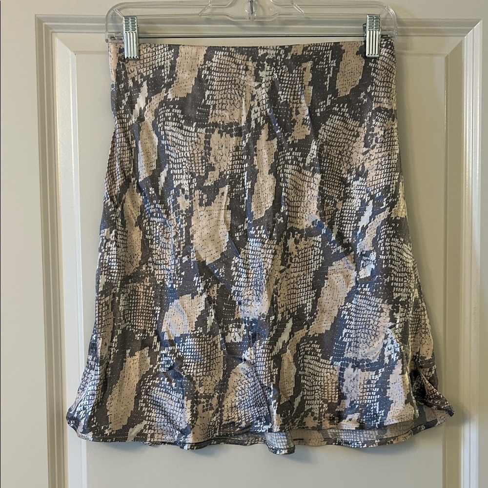 Chic Snake Print Mini Skirt EUC H&M